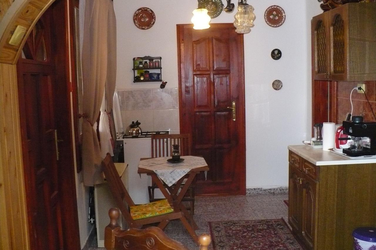 Kitty Apartman Apartamento Miskolc Exterior foto